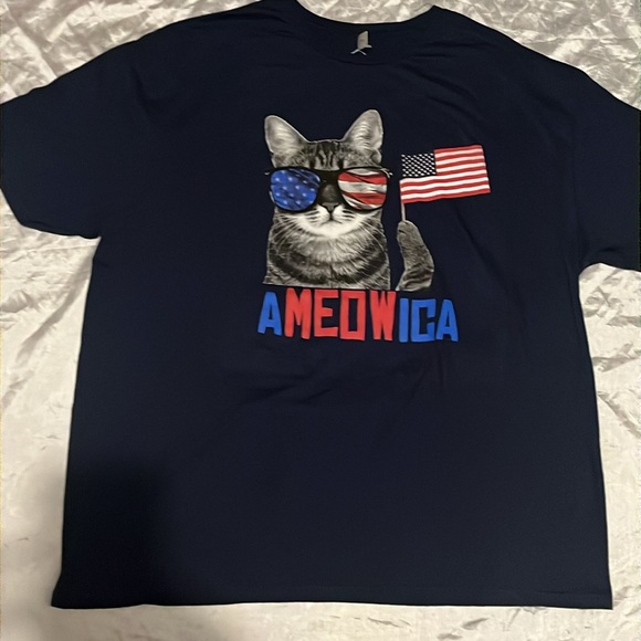 Well Worn Navy Blue America Flag Funny Cat Tee Shirt  NWT 28” PTP - Picture 3 of 7